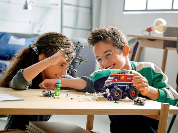 Spider-Man's Monster Truck vs. Mysterio — 10