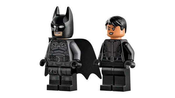 Batman & Selina Kyle Motorcycle Pursuit — 6