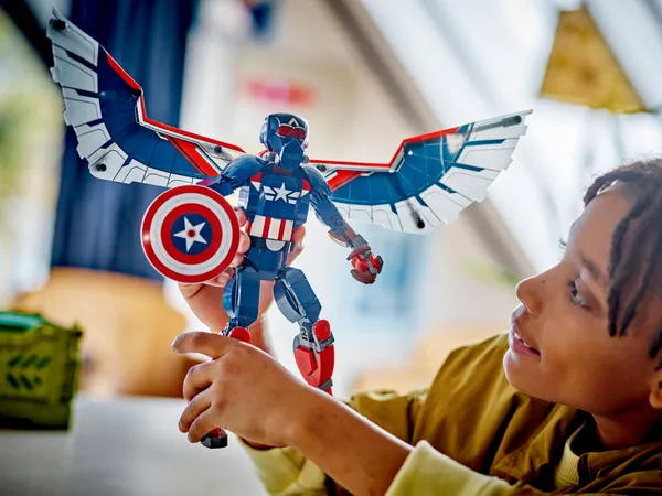 New Captain America Construction Figure — 7