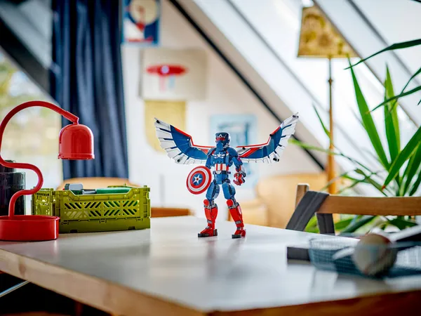 New Captain America Construction Figure — 8