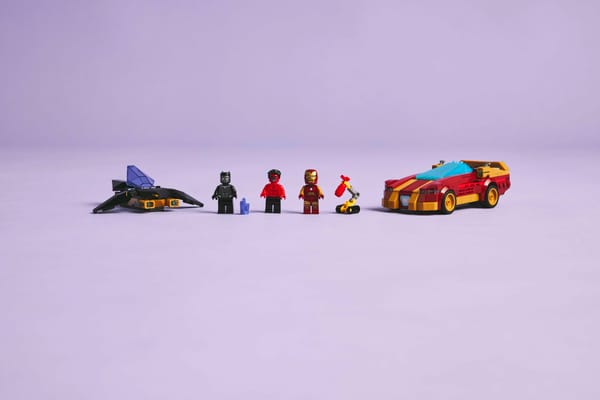 Iron Man Car & Black Panther vs. Red Hulk — 9