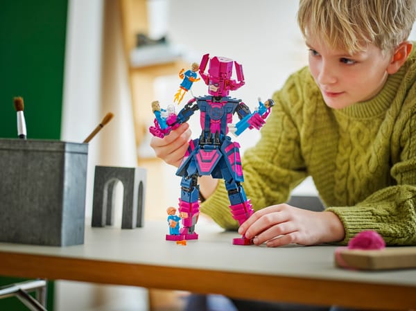 Fantastic Four vs. Galactus Construction Figure — 10