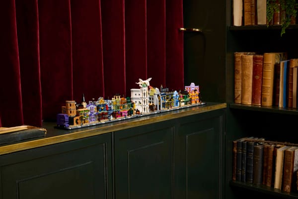 Diagon Alley Wizarding Shops — 14