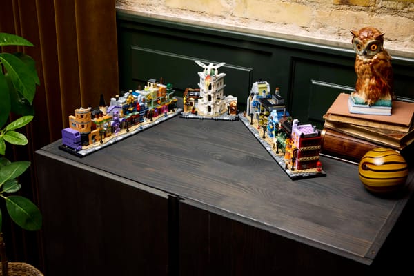 Diagon Alley Wizarding Shops — 15