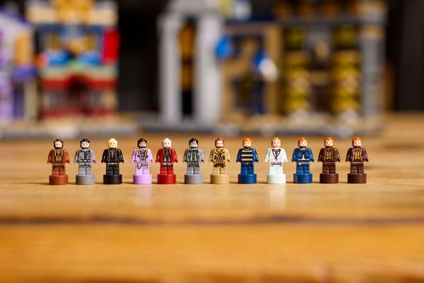 Diagon Alley Wizarding Shops — 8