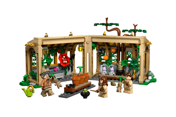 Hogwarts Castle: Herbology Class — 2