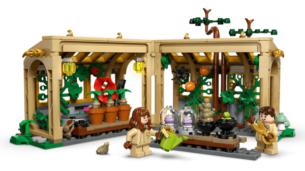 Hogwarts Castle: Herbology Class — 3