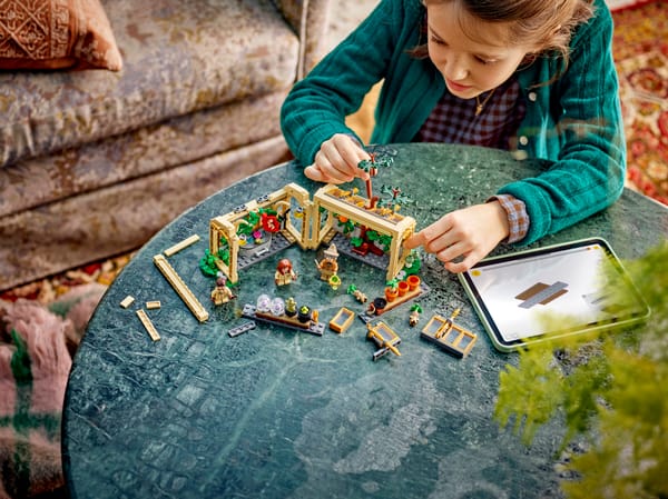 Hogwarts Castle: Herbology Class — 8
