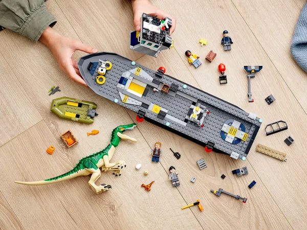 Baryonyx Dinosaur Boat Escape — 13