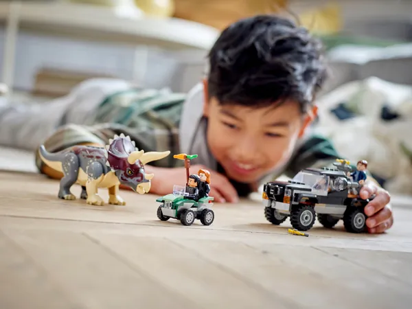 Triceratops Pickup Truck Ambush — 9