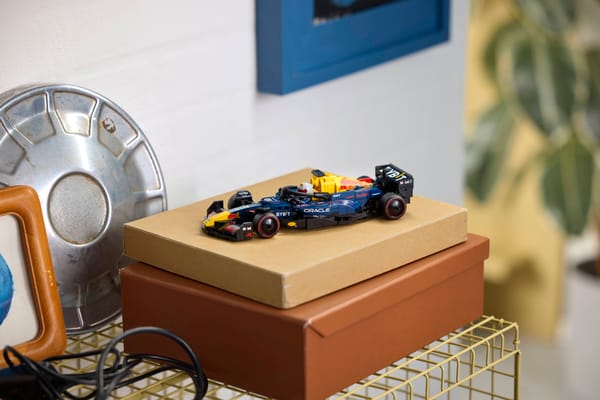 Oracle Red Bull Racing RB20 F1 Race Car — 10