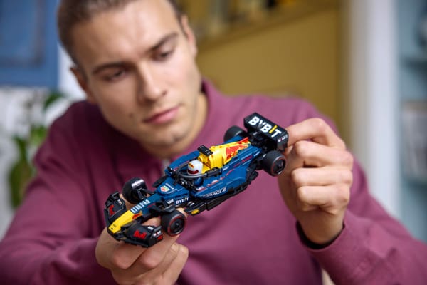 Oracle Red Bull Racing RB20 F1 Race Car — 7
