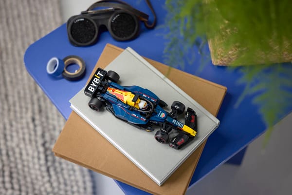 Oracle Red Bull Racing RB20 F1 Race Car — 9